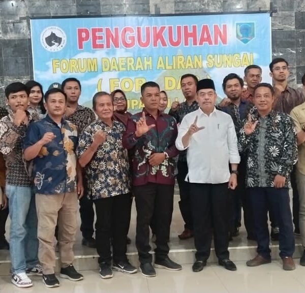 Komitmen Menjaga Ekosistem Sungai di Tengah Ancaman Pertambangan