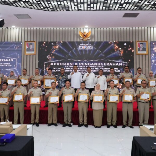 Buktikan Komitmen dalam Memperbaiki Layanan, Satker Kementerian ATR/BPN Meraih 1 Predikat WBBM dan 31 Predikat WTAB