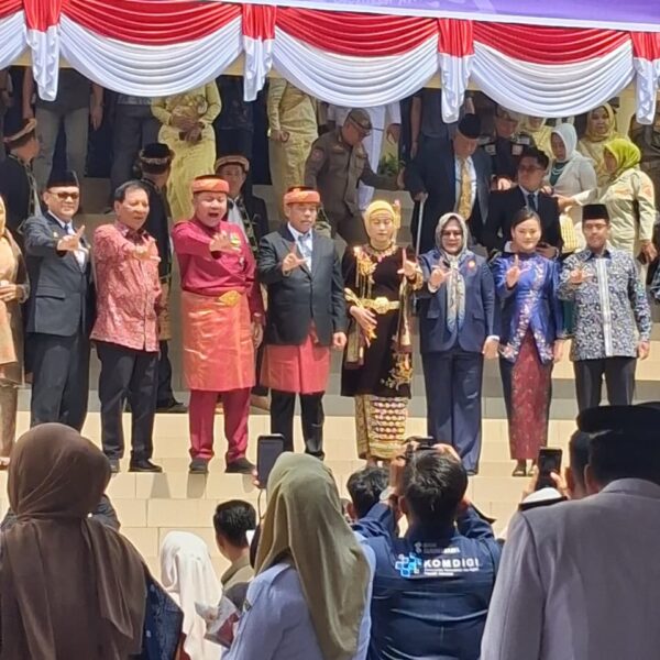 HUT ke-157 Lahat, DPRD Gelar Paripurna Istimewa: Herman Deru Puji Kepemimpinan Bursah–Widia